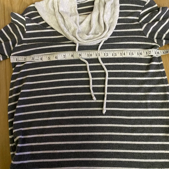 ❤️🔥❤️🔥Pink Clover Charcoal & Cream Striped Cowl Neck Drawstring Sweat Shirt - Picture 6 of 7